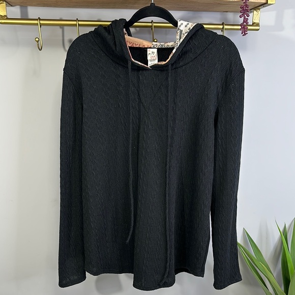 7th Ray Black Hooded Sweatshirt Casual Top (Available Sizes S,M,L,XL) - Picture 1 of 8